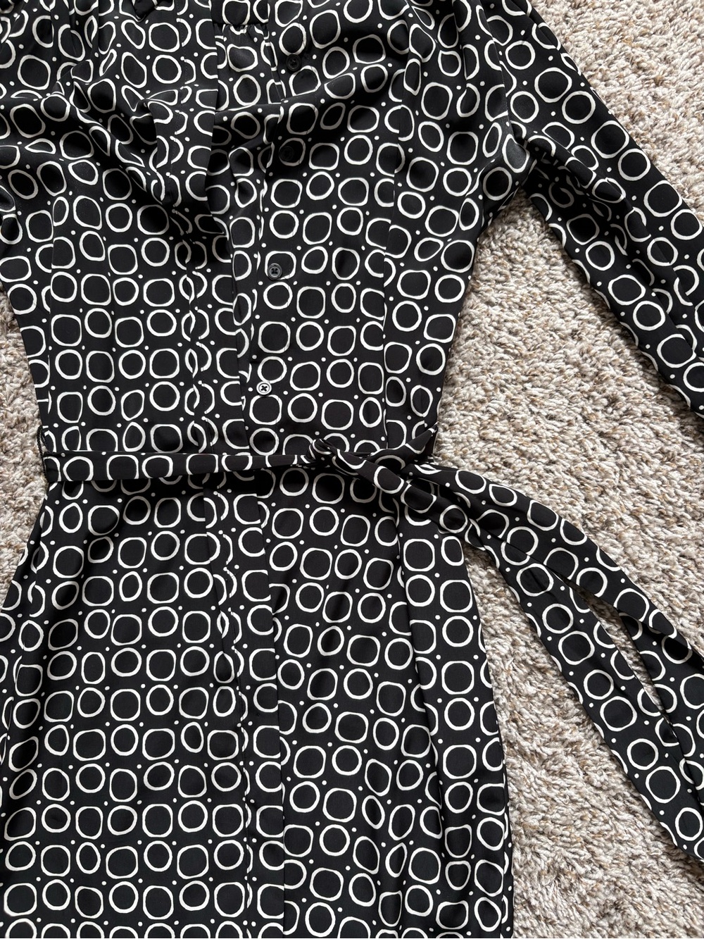 Banana Republic Black and White Long-Sleeve Shirt Dress with Belt - Picture 3 of 3